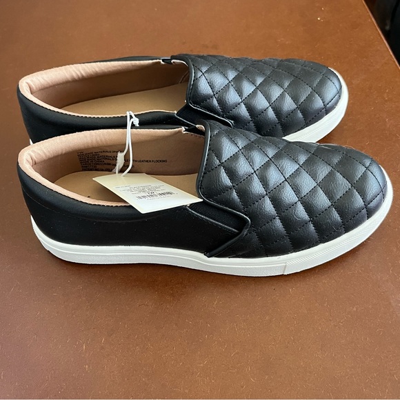 Target Reese Sneaker - Picture 2 of 2